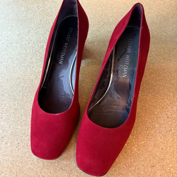 Stuart Weitzman Shoes - Stuart Weitzman suede heels
